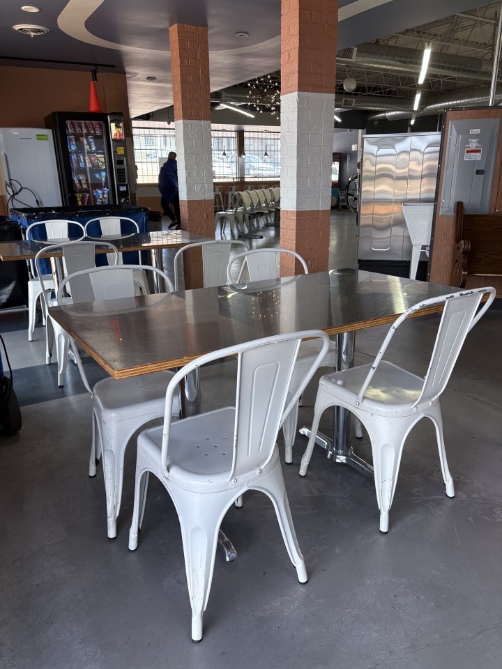 Laundry Lounge laundromat in Colorado Springs