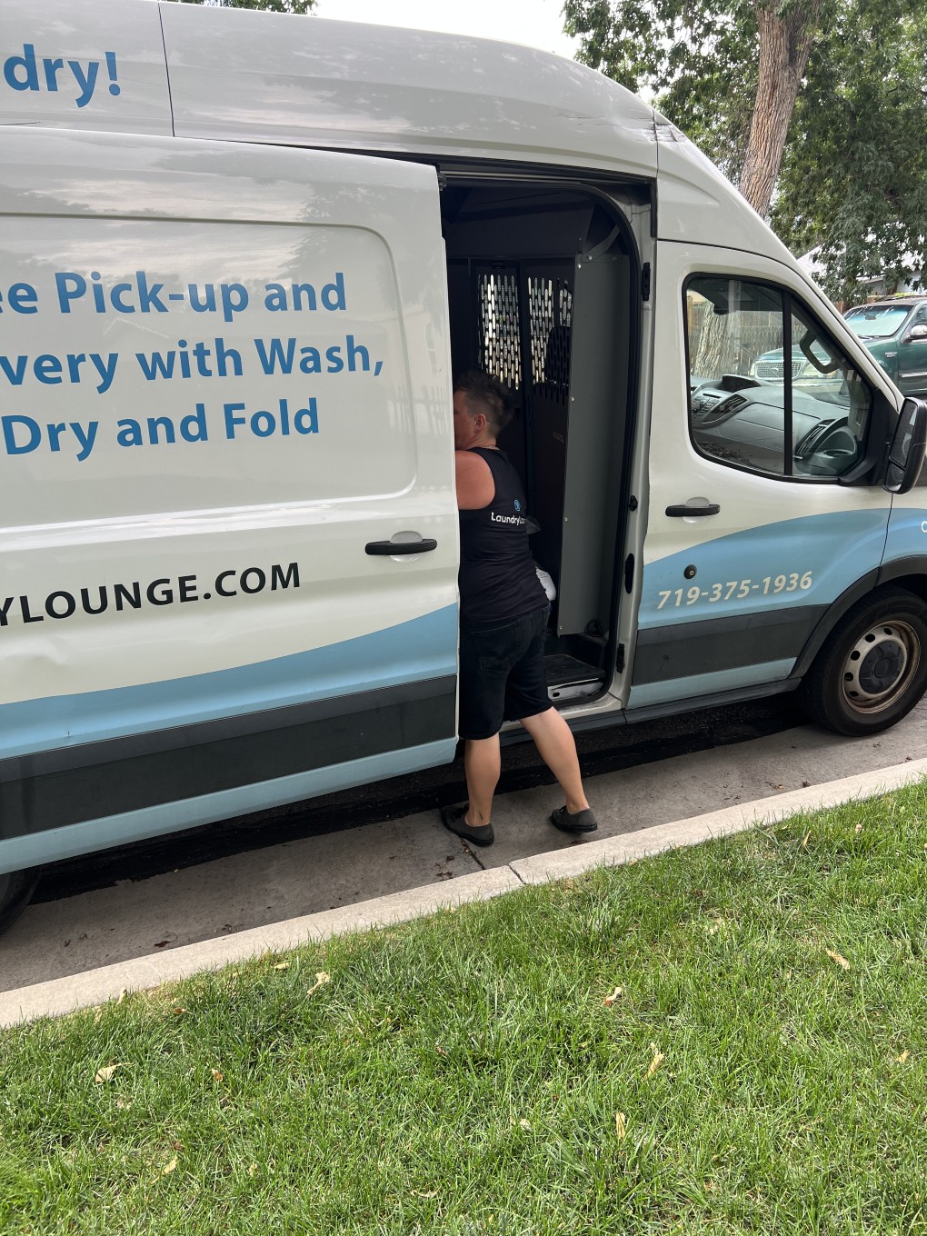 Laundry Lounge self service laundromat amenities in Colorado Springs
